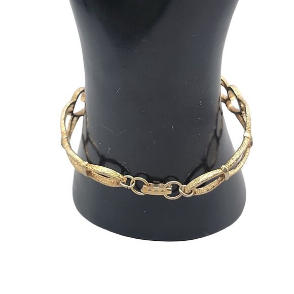 The Art of Beauty Cuff Bangle Bracelet Double Red Rose Buds Gold Tone Size 7 - Picture 6 of 16